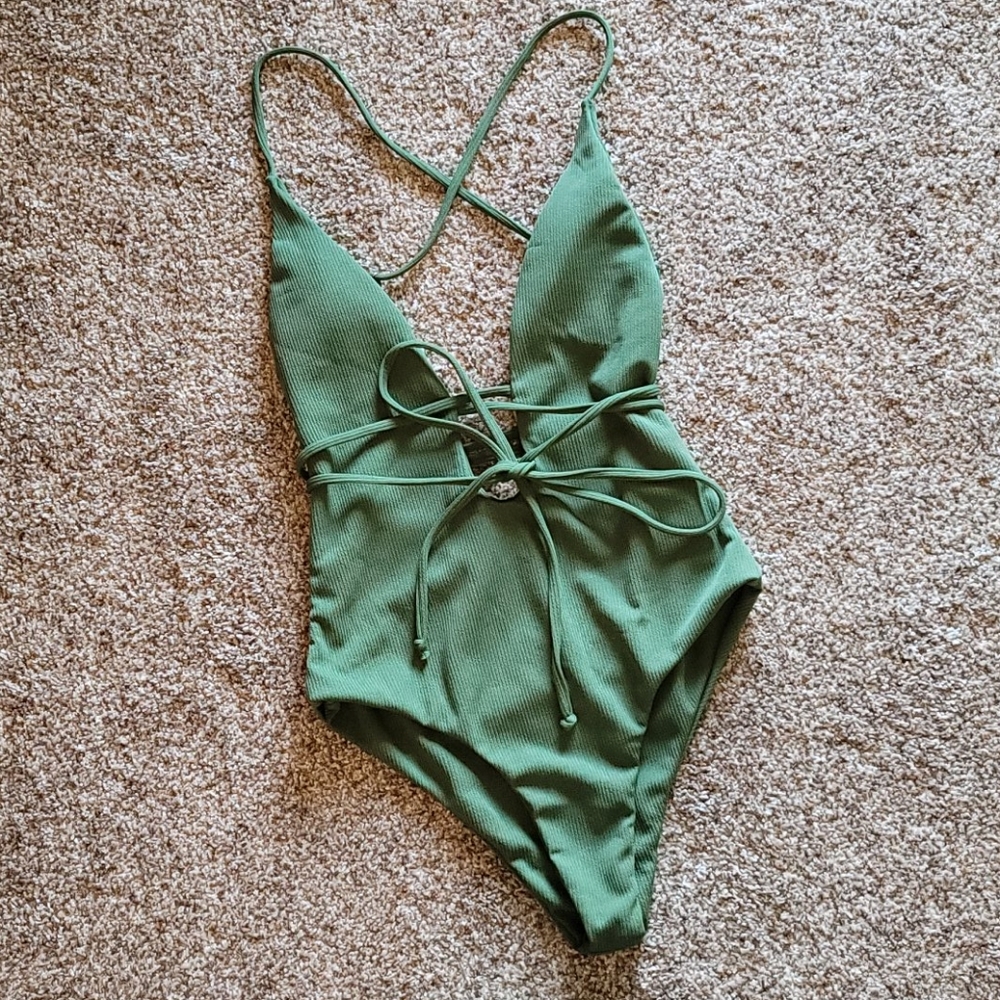 One peice bathing suit